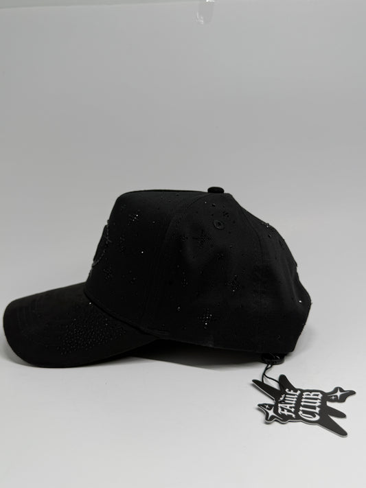 FAME CLUB X SAMATHA HATS TOTAL BLACK