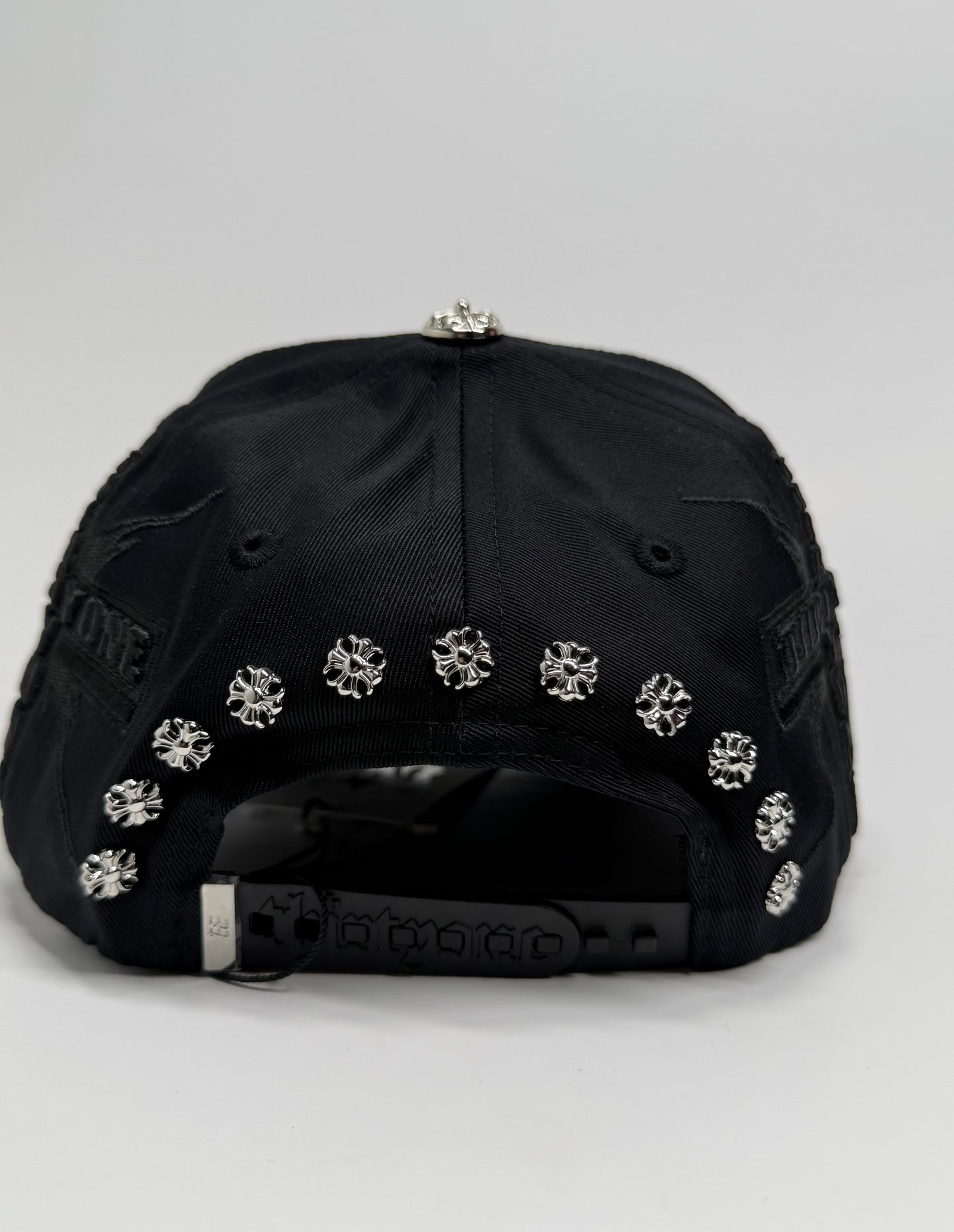 ThirtyOne "31 vs The World" Premium Chrome Studded Snapback Hat – Matte Black