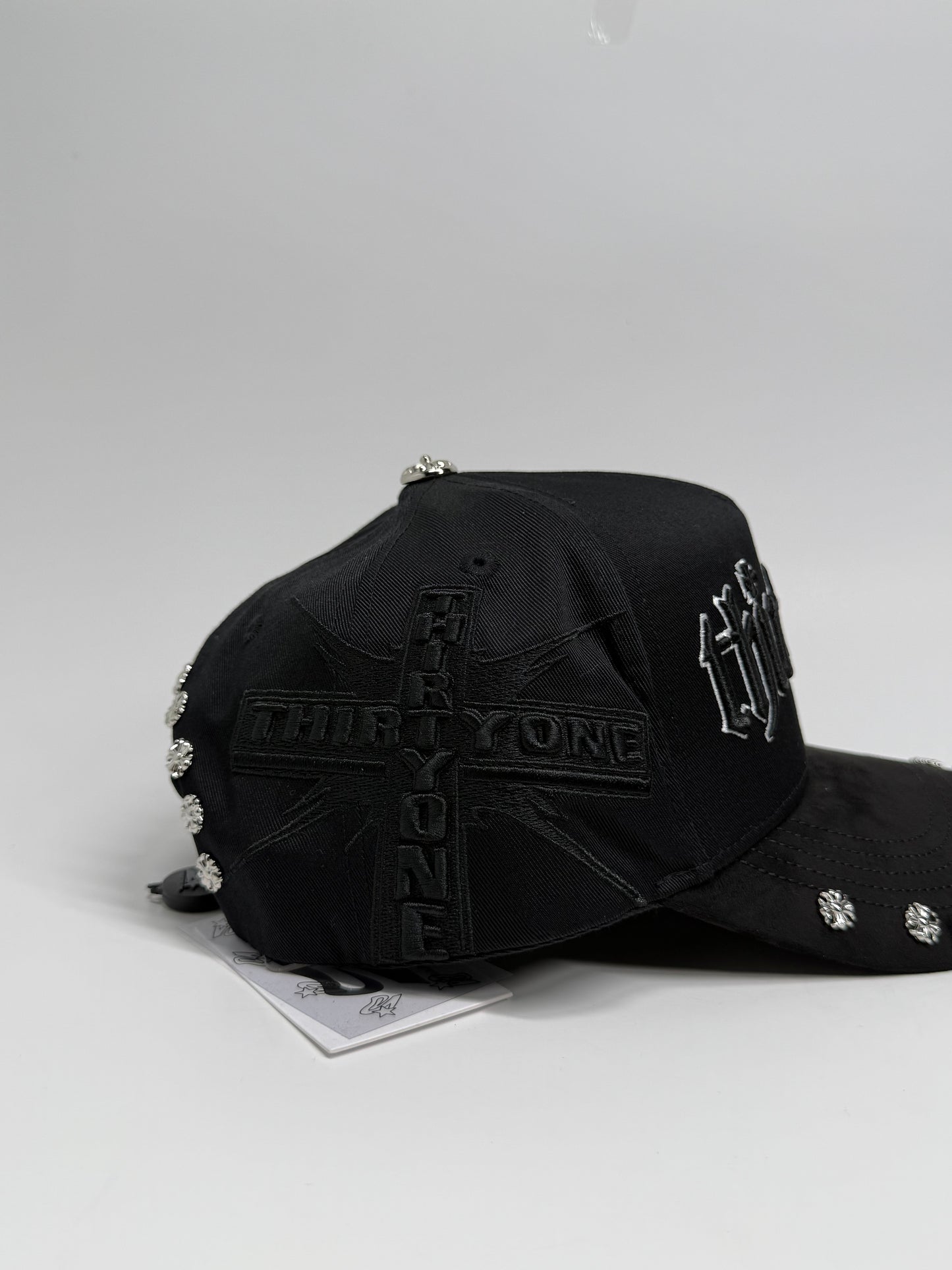 ThirtyOne "31 vs The World" Premium Chrome Studded Snapback Hat – Matte Black